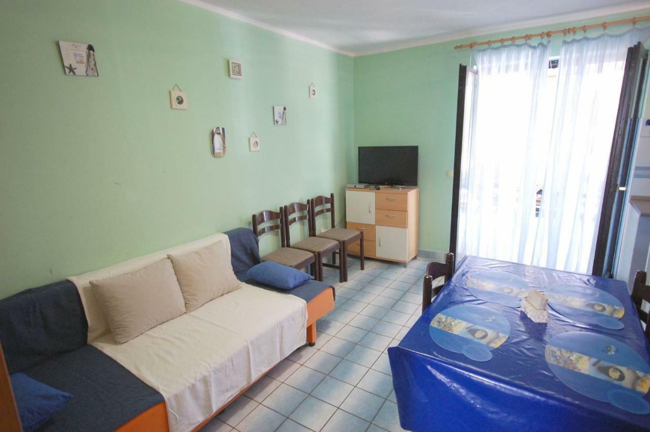 Apartments Juric By El-Pi Tours Njivice Eksteriør bilde
