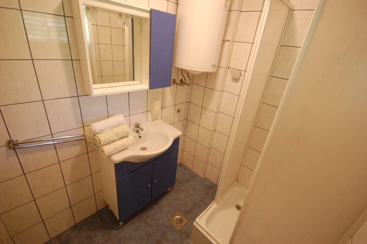 Apartments Juric By El-Pi Tours Njivice Eksteriør bilde