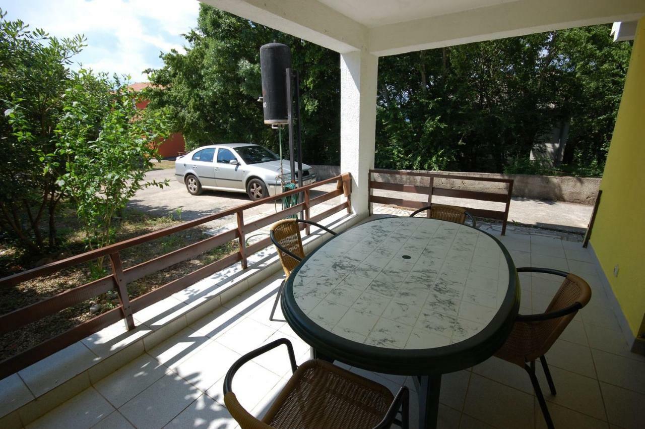 Apartments Juric By El-Pi Tours Njivice Eksteriør bilde
