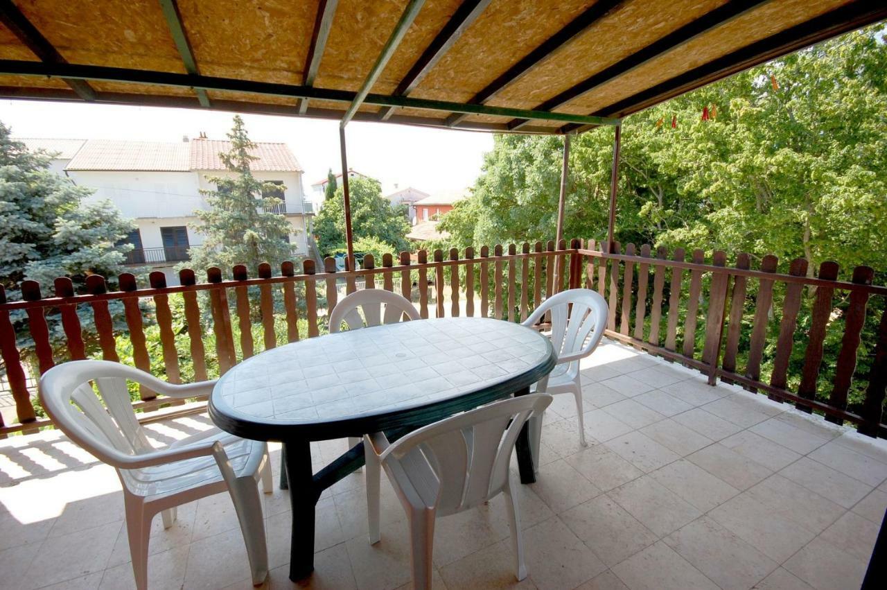 Apartments Juric By El-Pi Tours Njivice Eksteriør bilde